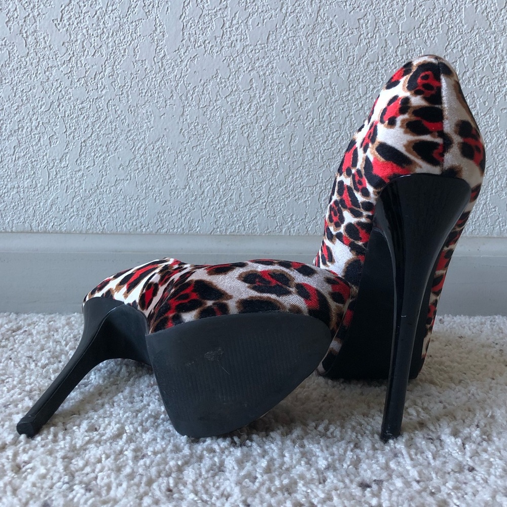Platform Stiletto Pump - Picture 3 of 4
